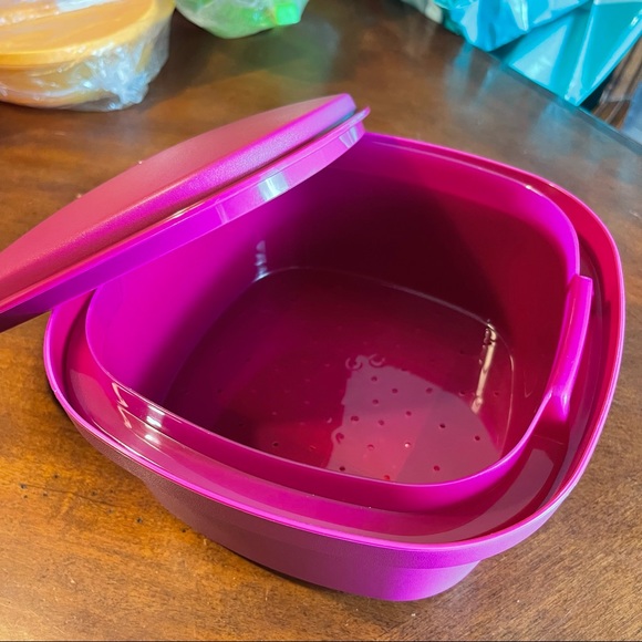 Tupperware Multi Server Container - Picture 1 of 8